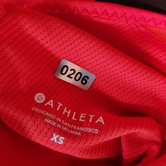 Athleta Womens Workout Tank Top Red Size XS Built In Bra Light Weight - Picture 7 of 7
